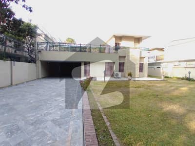Well Renovated 4 Beds With Front Back Lawn House For Rent In F6