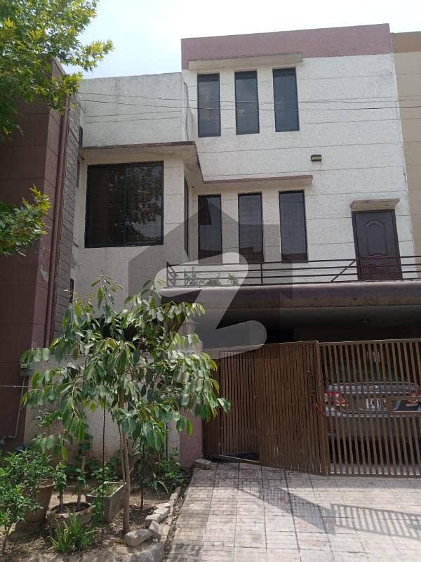 عسکری 13 راولپنڈی میں 4 کمروں کا 7 مرلہ مکان 2.95 کروڑ میں برائے فروخت۔