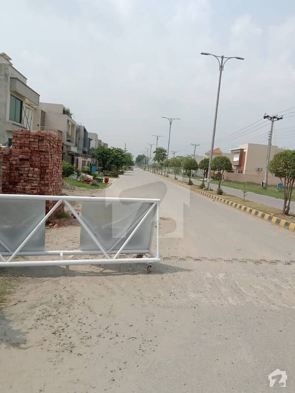 پیراگون سٹی - امپیریل1 بلاک پیراگون سٹی لاہور میں 12 مرلہ رہائشی پلاٹ 2 کروڑ میں برائے فروخت۔