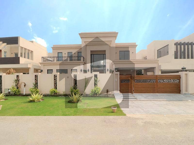 Italian Style One Kanal Dream Bungalow Situated At Heart Of Phase 6 Near H Park