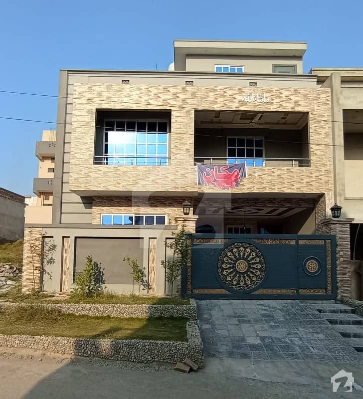 جناح گارڈنز ایف ای سی ایچ ایس اسلام آباد میں 6 کمروں کا 8 مرلہ مکان 1.9 کروڑ میں برائے فروخت۔