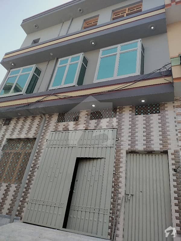 ڈلا زیک روڈ پشاور میں 7 کمروں کا 5 مرلہ مکان 1.45 کروڑ میں برائے فروخت۔