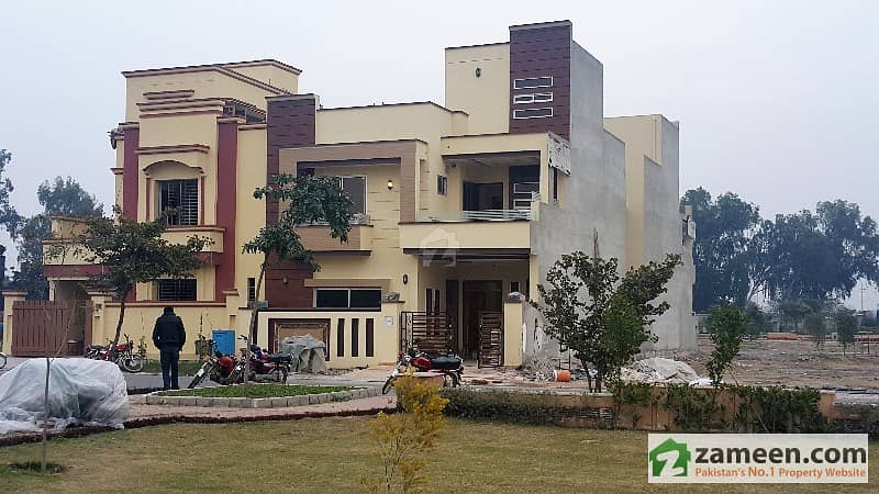 6 Marla Luxury Park Facing House No. 164 B For Sale