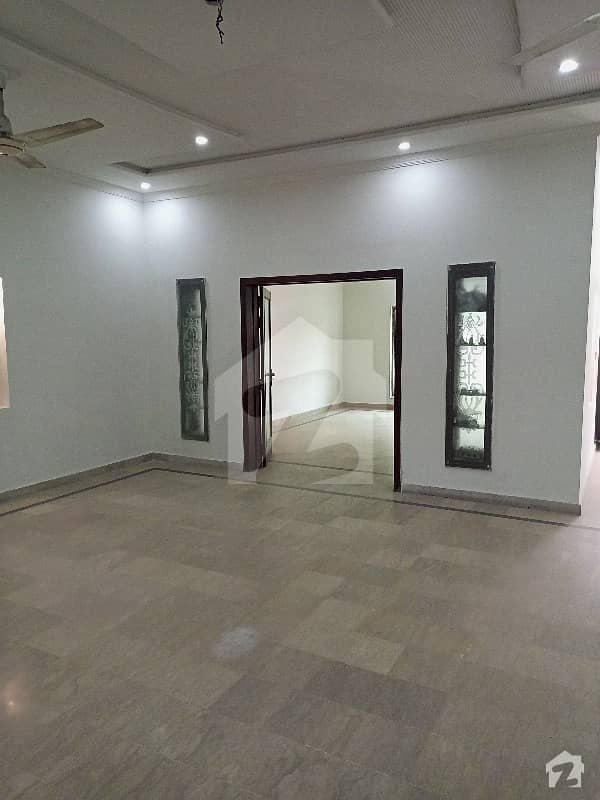 ملٹری اکاؤنٹس ہاؤسنگ سوسائٹی لاہور میں 3 کمروں کا 1 کنال مکان 2 کروڑ میں برائے فروخت۔