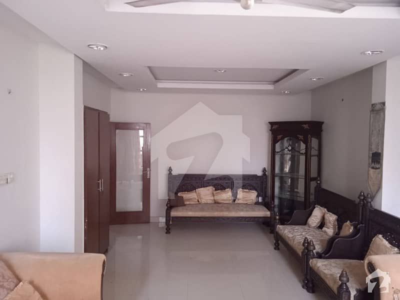 علامہ اقبال ٹاؤن ۔ رضا بلاک علامہ اقبال ٹاؤن لاہور میں 6 کمروں کا 1 کنال مکان 6.3 کروڑ میں برائے فروخت۔