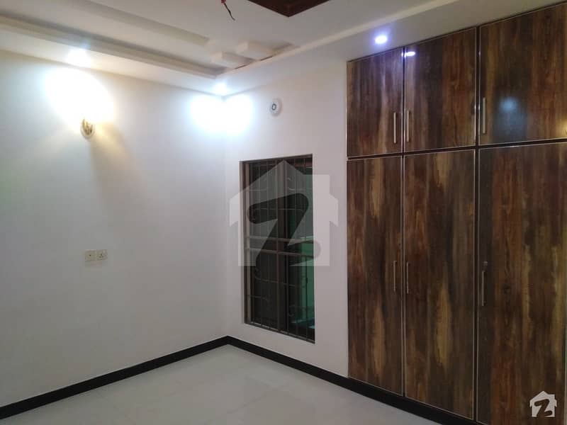 Spacious 1 Kanal House Available For Sale In PCSIR Housing Scheme