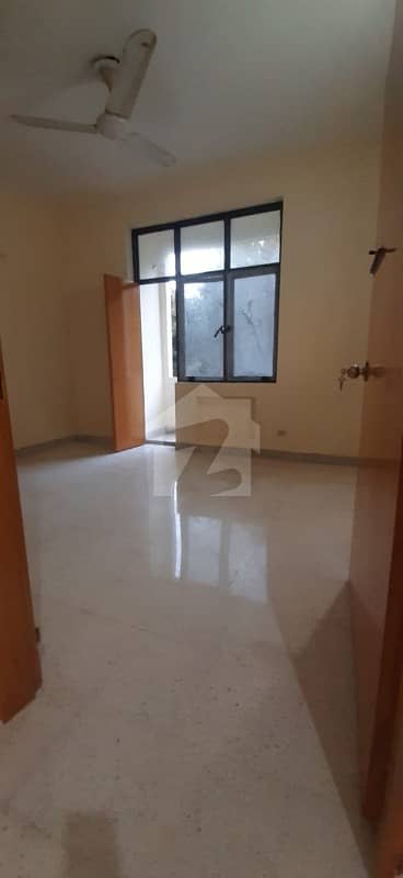 G-8/4 Pha Flat 2nd Floor 3 Bed Attach Bath TV Lounge Balcony Parking Renovated