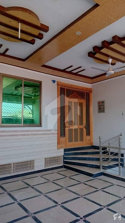ریگی ماڈل ٹاؤن پشاور میں 8 کمروں کا 5 مرلہ مکان 2.1 کروڑ میں برائے فروخت۔
