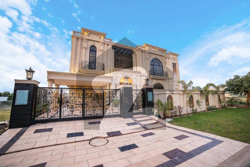 20 Marla Italian House Near Golf Club Prime Location Available For Sale 20 Marla Italian House Near Golf Club Prime Location Available For Sale