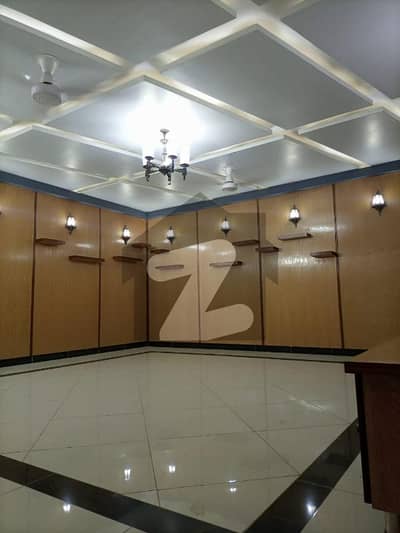 پی ای سی ایچ ایس بلاک 6 پی ای سی ایچ ایس جمشید ٹاؤن کراچی میں 4 کمروں کا 9 مرلہ بالائی پورشن 4.15 کروڑ میں برائے فروخت۔