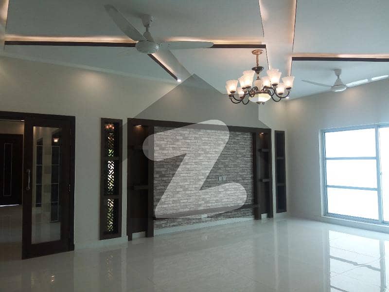Hot Location 2 Kanal House Available For Rent In Dha Lahore
