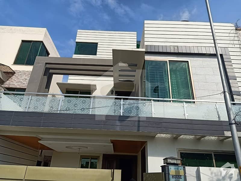 A 1800 Square Feet Lower Portion Is Up For Grabs In Bahria Town