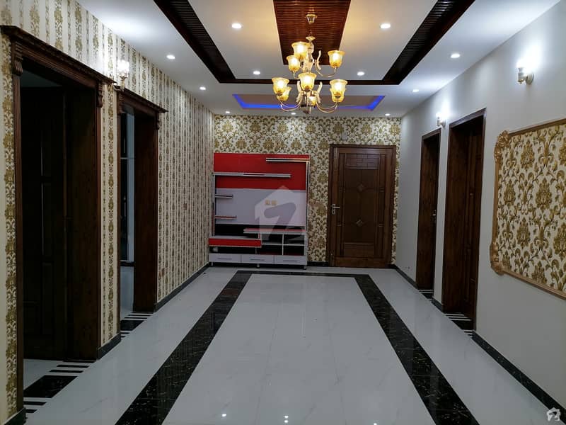 پی جی ای سی ایچ ایس فیز 2 پنجاب گورنمنٹ ایمپلائیز سوسائٹی لاہور میں 5 کمروں کا 10 مرلہ مکان 2.69 کروڑ میں برائے فروخت۔