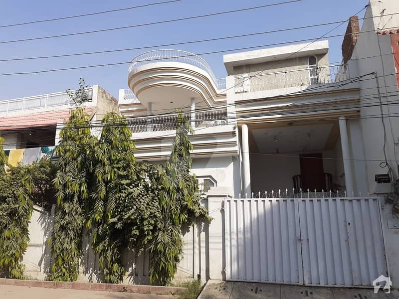 گلشنِِِ راوی ۔ بلاک ای گلشنِ راوی لاہور میں 4 کمروں کا 10 مرلہ مکان 3.35 کروڑ میں برائے فروخت۔