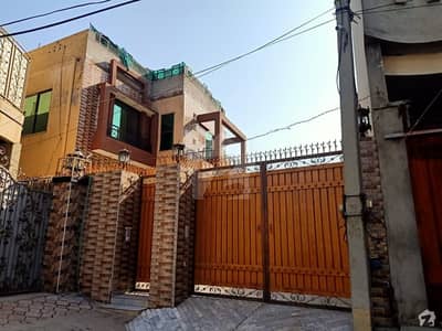 رحمان شہید روڈ گجرات میں 6 کمروں کا 1.35 کنال مکان 8 کروڑ میں برائے فروخت۔