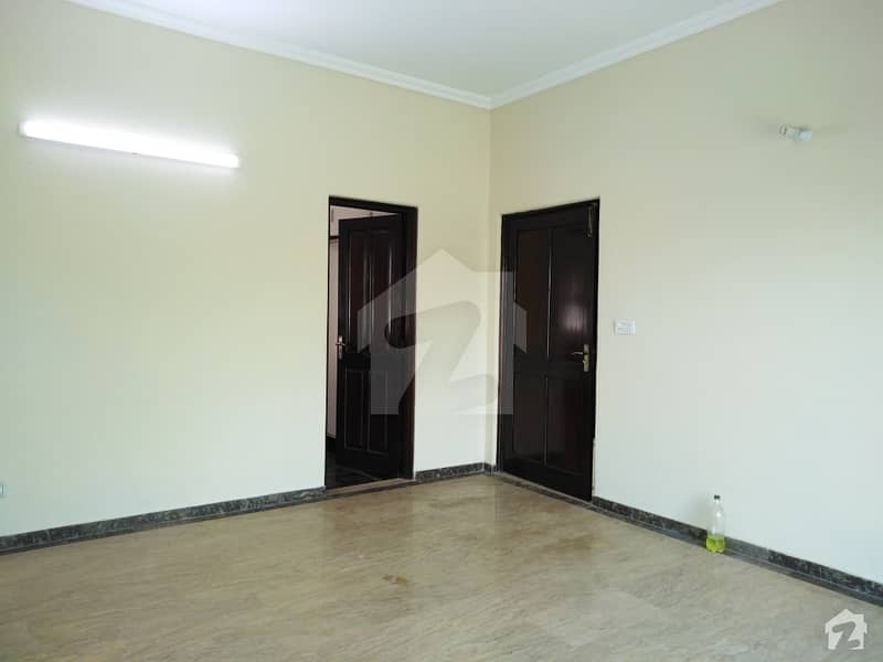10 Marla House For Sale In Rs 24,500,000 Only