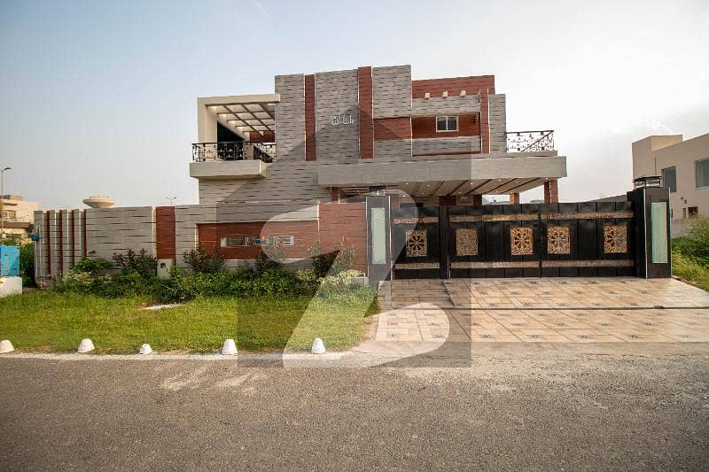 ڈی ایچ اے فیز 7 ڈیفنس (ڈی ایچ اے) لاہور میں 5 کمروں کا 1 کنال مکان 4.65 کروڑ میں برائے فروخت۔