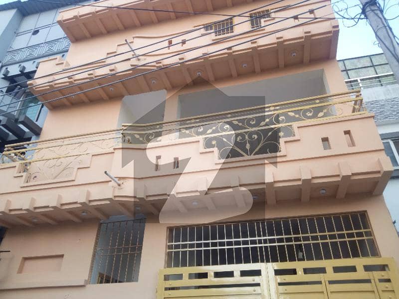 Rawal Town 2 Bed 1st Floor Flat With Roof Rent. 20000