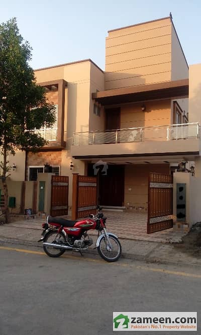 Beautiful 10 Marla Brand New House In Bahria Town Lahore Beautiful 10 Marla Brand New House In Bahria Town Lahore