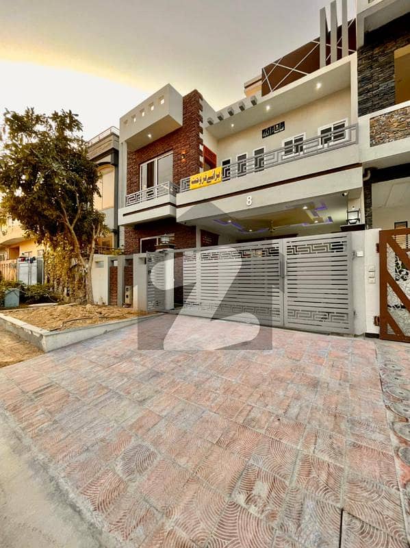 Stunning House Is Available For Sale In Jinnah Gardens Phase 1