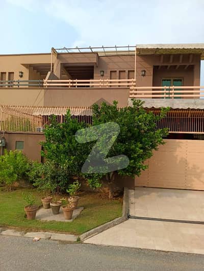 گرین سٹی ۔ بلاک اے گرین سٹی لاہور میں 4 کمروں کا 10 مرلہ مکان 2.75 کروڑ میں برائے فروخت۔