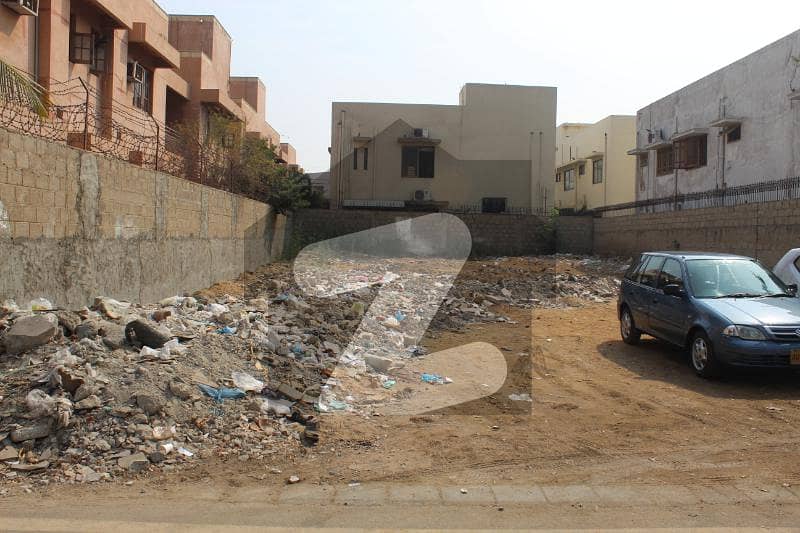 ڈی ایچ اے فیز 4 ڈی ایچ اے کراچی میں 1 کنال رہائشی پلاٹ 6 کروڑ میں برائے فروخت۔