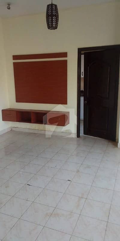 Awami 6 Flat Is Available For Rent