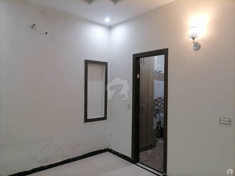 ایس اے گارڈنز جی ٹی روڈ لاہور میں 3 کمروں کا 5 مرلہ مکان 90 لاکھ میں برائے فروخت۔