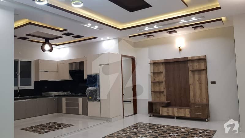 گلشنِ معمار - سیکٹر زیڈ گلشنِ معمار گداپ ٹاؤن کراچی میں 8 کمروں کا 16 مرلہ مکان 6 کروڑ میں برائے فروخت۔