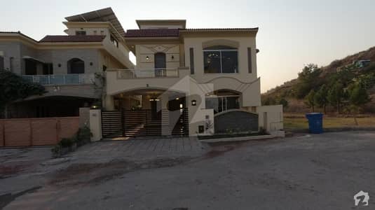 10 Marla House Is Available For Sale 10 Marla House Is Available For Sale