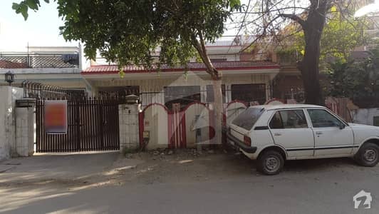 Old Double Storey House Is Available For Sale In G-10/1 Islamabad