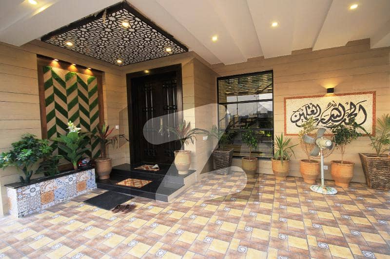 ڈی ایچ اے فیز 6 ڈیفنس (ڈی ایچ اے) لاہور میں 5 کمروں کا 1 کنال مکان 6.3 کروڑ میں برائے فروخت۔