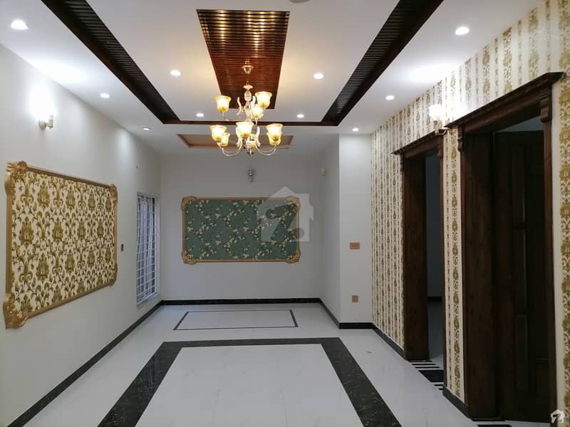 Striking 10 Marla House Available In Punjab Govt Employees Society For Sale