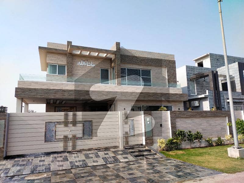 1 KANAL BRAND NEW LUXURIOUS BEAUTIFUL HOUSE FOR SALE IN DHA PHASE 7.