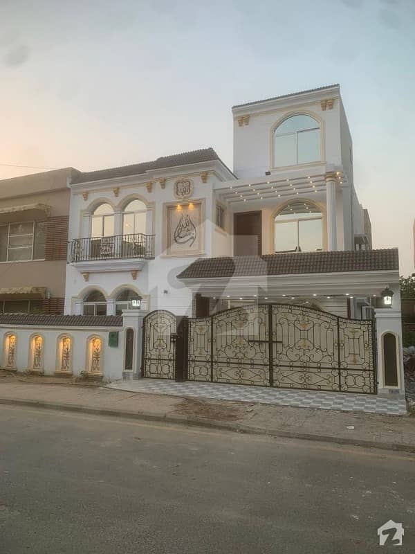 10 Marla Brand NeW House For Original Pictures Attach Bahria Town Lahore