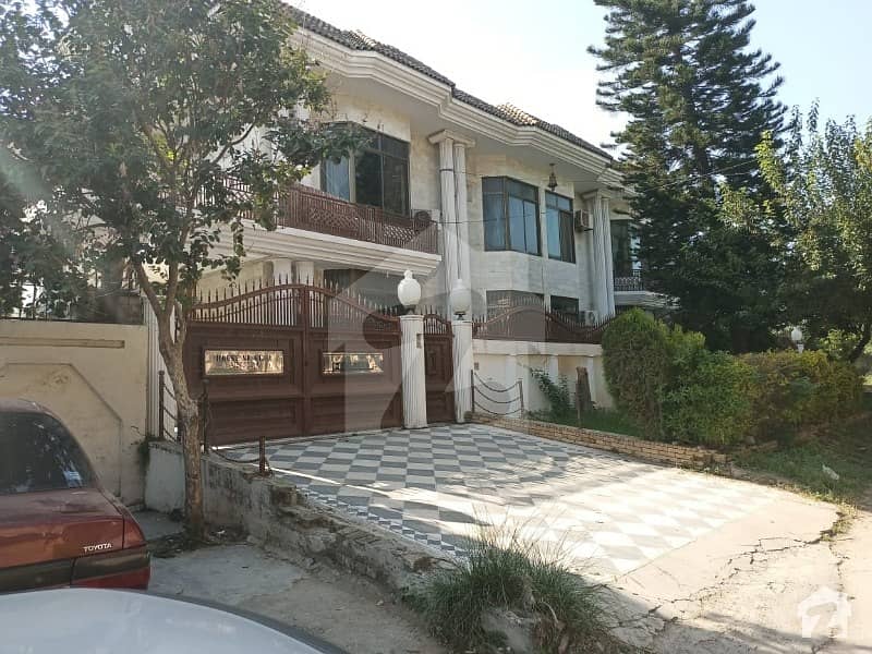4500 Square Feet House For Sale In G-11/1 Islamabad