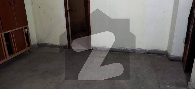 گلبرگ 3 گلبرگ لاہور میں 2 کمروں کا 4 مرلہ بالائی پورشن 22 ہزار میں کرایہ پر دستیاب ہے۔