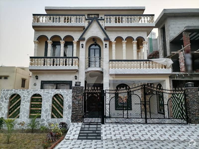Buy A Great 10 Marla House In A Prime Spot Of Lahore