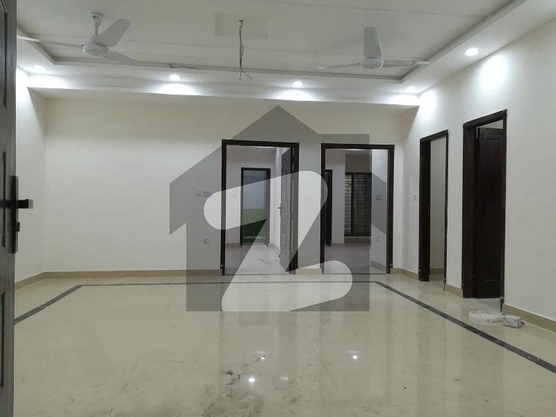 2 Bedrooms Flat For Rent