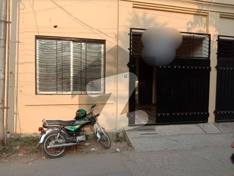نیو سُپر ٹاؤن لاہور میں 3 کمروں کا 4 مرلہ مکان 1.25 کروڑ میں برائے فروخت۔