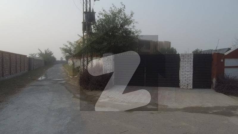 برکی روڈ کینٹ لاہور میں 2 کمروں کا 4.1 کنال فارم ہاؤس 4.5 کروڑ میں برائے فروخت۔
