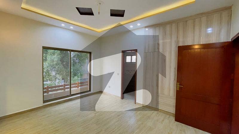10 Marla New House With 4 Beds For Sale In Jasmine Block Bahria Town Lahore Bahria Town - Jasmine Block, Bahria Town - Sector C, Bahria Town, Lahore, Punjab
