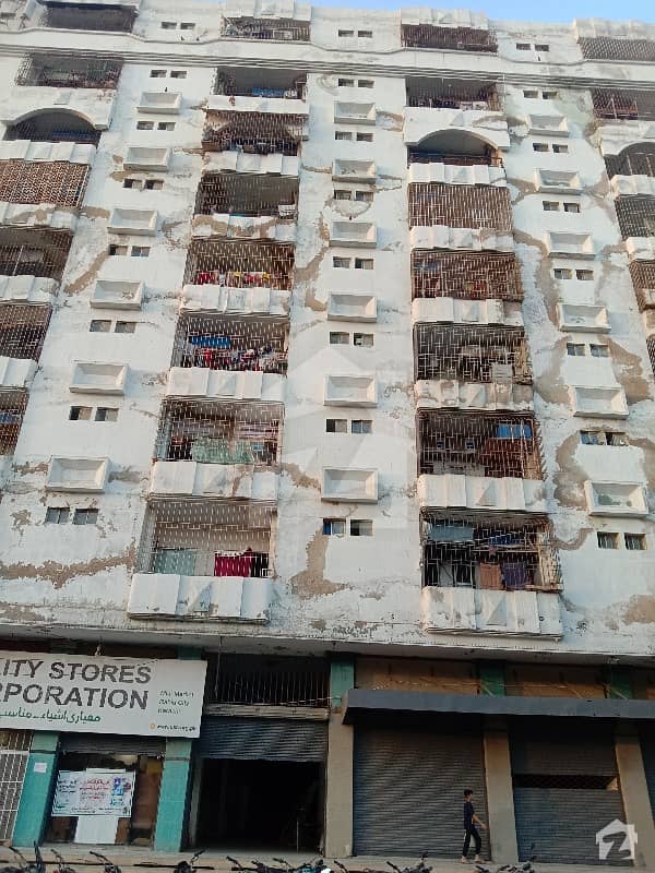 گلستانِِ جوہر ۔ بلاک 13 گلستانِ جوہر کراچی میں 2 کمروں کا 4 مرلہ فلیٹ 65 لاکھ میں برائے فروخت۔