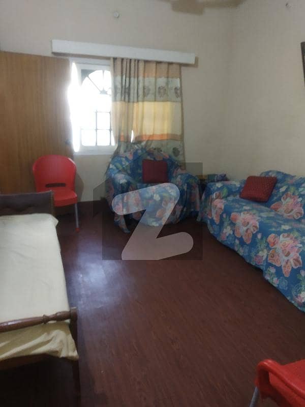 رفاہِ عام شاہ فیصل ٹاؤن کراچی میں 8 کمروں کا 5 مرلہ مکان 2 کروڑ میں برائے فروخت۔