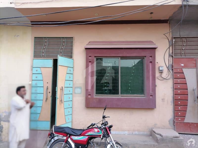 حسین کالونی ساہیوال میں 3 کمروں کا 3 مرلہ مکان 35 لاکھ میں برائے فروخت۔