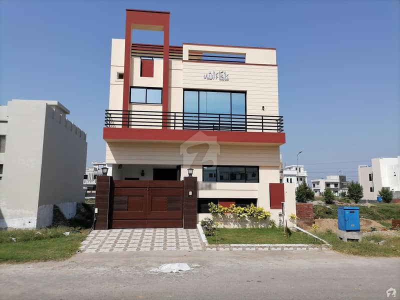 Centrally Located House In DC Colony Is Available For Sale