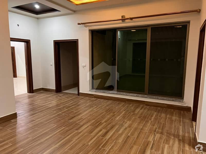 Beautifully Constructed House Is Available For Rent In Samundari Road