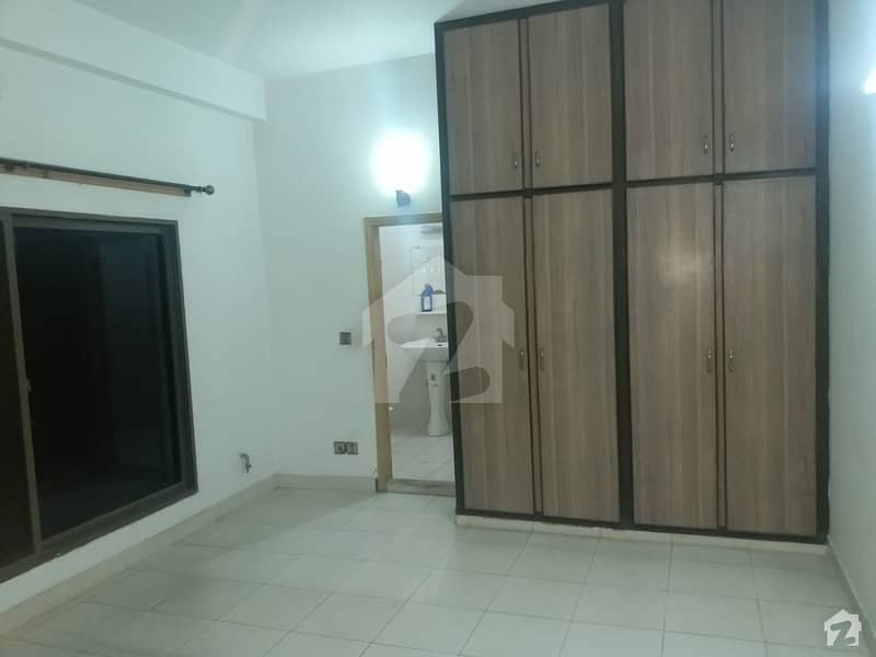 Spacious Flat Is Available In Warsak Road For Rent