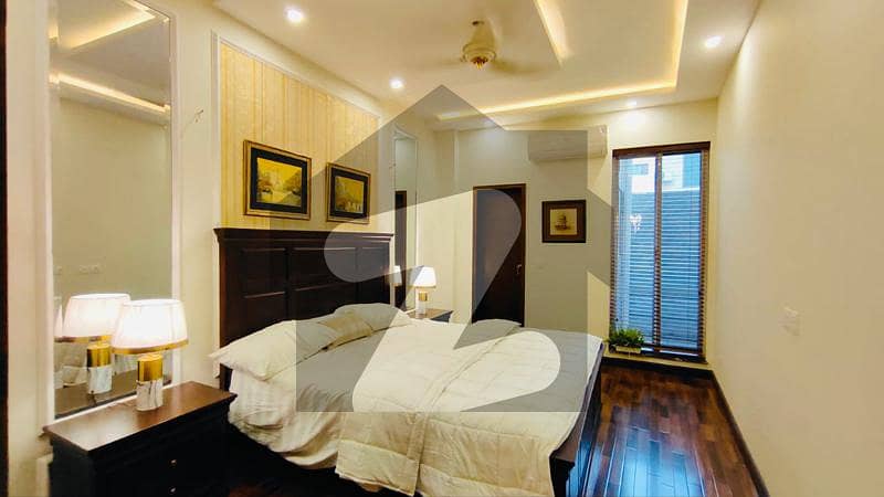 شاہ جمال لاہور میں 2 کمروں کا 5 مرلہ فلیٹ 1.35 کروڑ میں برائے فروخت۔