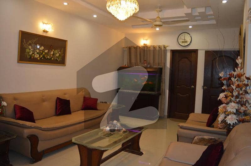 گلستانِ جوہر کراچی میں 3 کمروں کا 5 مرلہ مکان 2.15 کروڑ میں برائے فروخت۔
